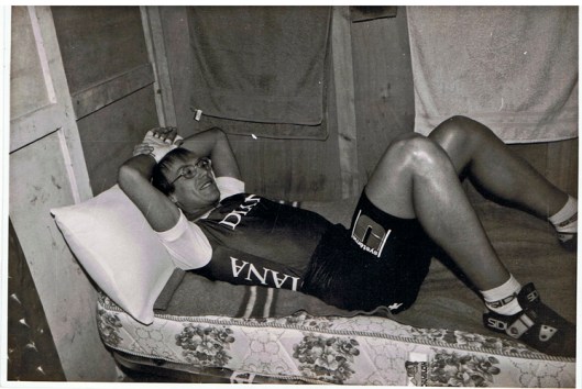Laurent Fignon en un descanso durante los 6 días ciclistas de Madrid, 1987.